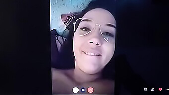 Wanita Matang Sepanyol Memuaskan Peminatnya Semasa Sesi Seks Webcam