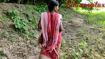 Amateur Indian Housewife Gets Fucked Outside In Village